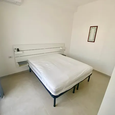 Domu Ajo